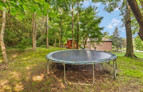 Updated and Spacious Home with Huge Yard Office and Decks - Foto 46