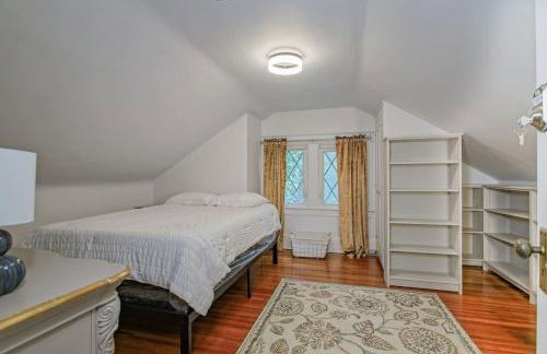 Massive 6 bedroom home with a Pool - Foto 48