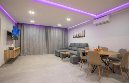 Apartamento de Lujo con Jacuzzi Privado, Piscina y Vistas al Mar - Foto 12