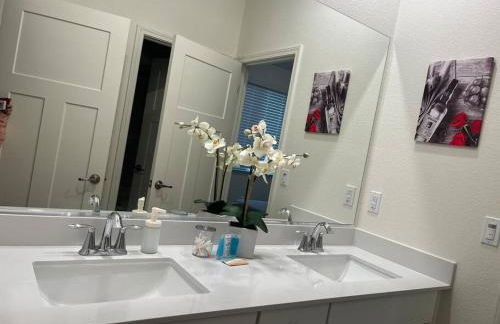 Brand-New, Beautiful & Stylish Home in Sacramento! - Foto 5