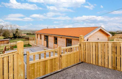 Yorkshire Dales Retreat with Hot Tub & Garden - Photo 27