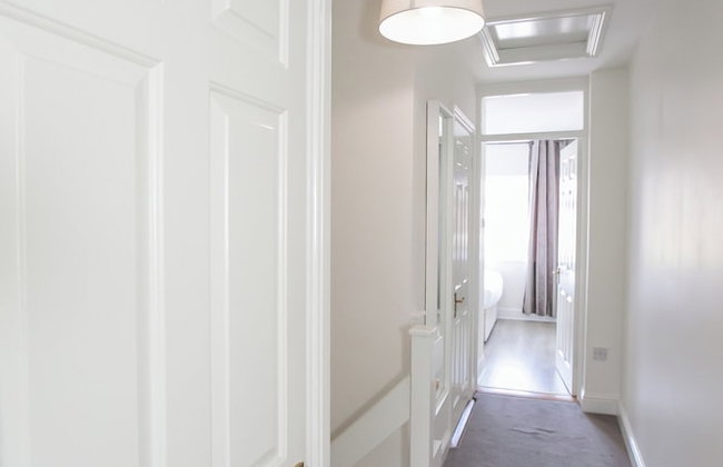 Grand Canal District Apartments - Photo 15