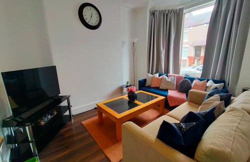 Newly Renovated 3 Bedroom House, 6 beds with 2 showers, near University Town Centre - Foto 35