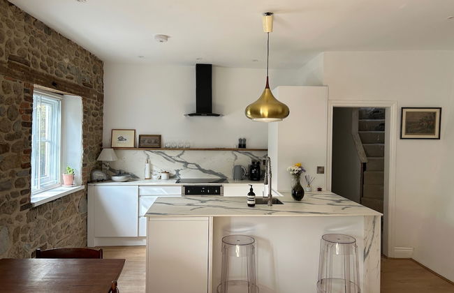 Petworth Cottage-sleeps 6-pet Friendly-central - Foto 1