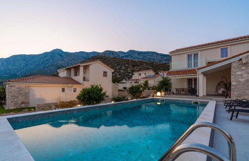 Villa Bohemica with Private Heated Pool - Photo 9