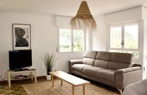 Amplia y cómoda casa en la playa de Berria - Foto 6