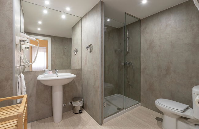 Apartamentos Recoletos - Photo 21