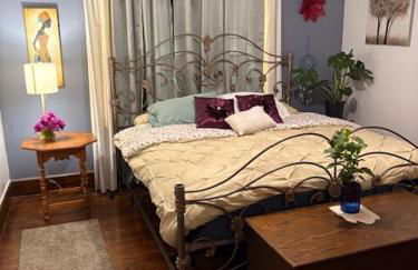 Tree House 6 bedrooms, 2 blocks from everything - Foto 23