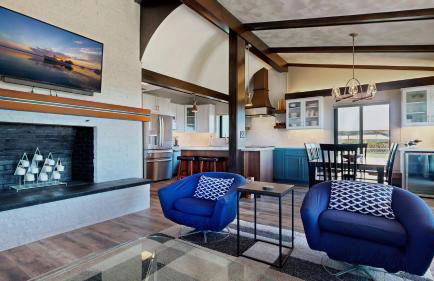 Coastal Escape by Bayley Vacation Rentals - Foto 1