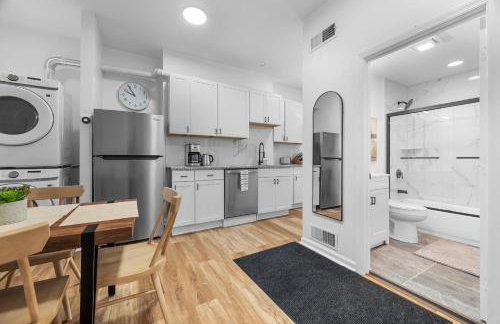 Central Lawrenceville 3 Spacious and Modern Two Bedroom Apartment with Free Street Parking - Foto 20