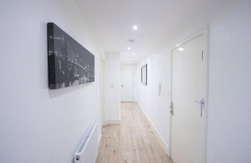 Midland Apartment I 1-min walk to town centre & station I 8-mins to airport I private balcony - Foto 7