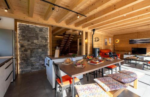 Chalet paisible 3 étoiles Sauna, Cheminée, Terrasse Sud, Vue montagne, Bois & Pierre authentique et confort moderne - Photo 10