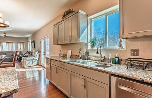 Huge Cozy Home with Many Bedrooms in Ivywild - Foto 71