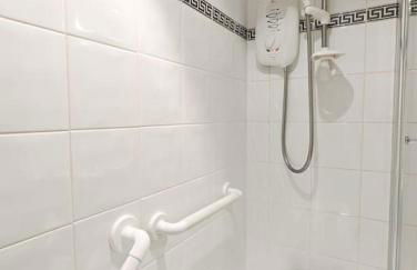 Parkgate 2 bed, private parking, Rosyth M90 - Photo 7