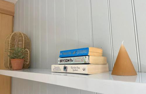 Artistic, Bright & Spacious 3 Bedroom Home - Foto 48