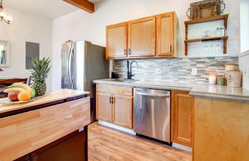 1 Mi to Dtwn Coos Bay Sleek Apt with Deck and Views! - Foto 11