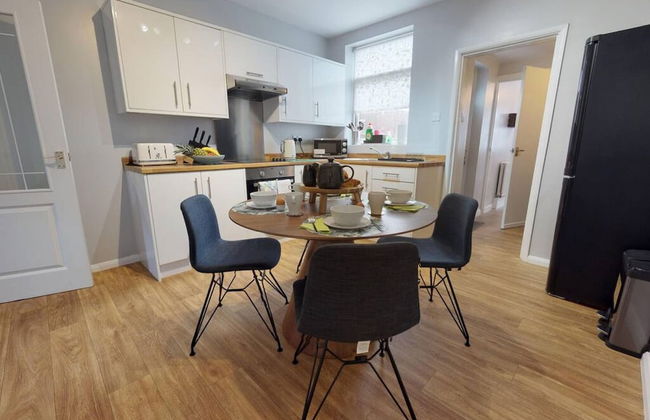 Stayzo 2BR House Accommodation in Peterborough - Foto 7