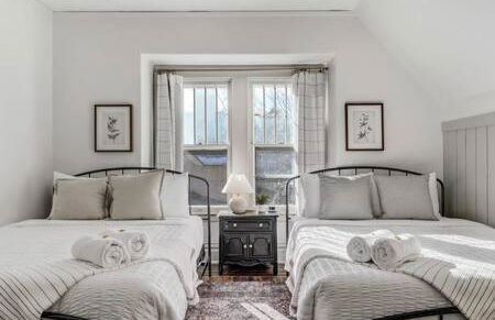 Noble Mansion 7 Bedrooms w Hot Tub Firepit & BBQ - Foto 41