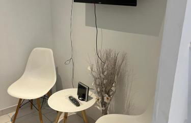 Hauteurs de Toulon : Charmant studio piscine - Foto 11