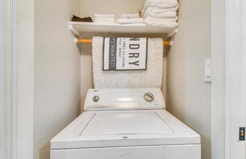 Rural Spiro Getaway with Private Deck! - Foto 9