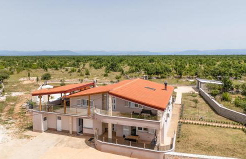 5 Bedroom Amazing Home In Bogatic - Foto 11