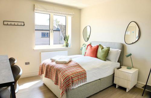 George Apartments - Photo 26