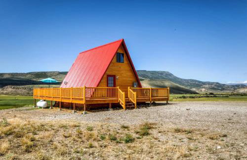 Secluded and Cozy Antimony Cabin with Fire Pit - Foto 1