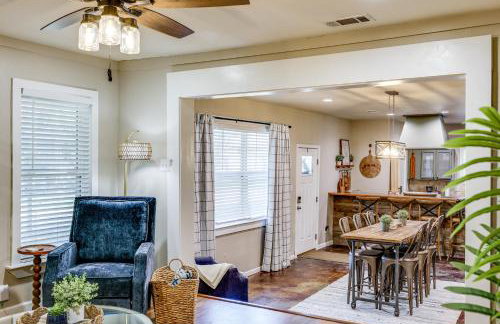 On-Site Creek and Spacious Yard Family Gem in Royal - Foto 8