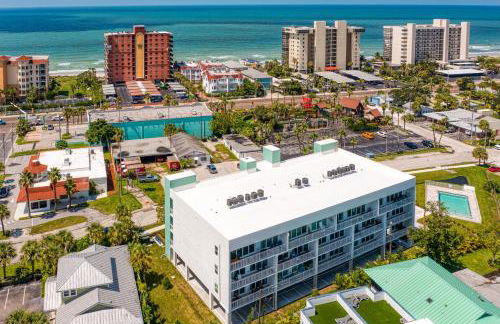 Mad Beach Hideaway - Photo 20