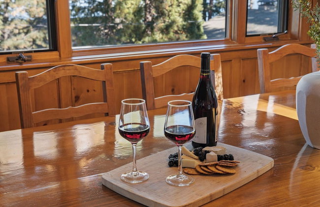 Ellis Peak by Avantstay Beautiful Mckinney Cabin w/ Filtered Lake Views - Foto 17
