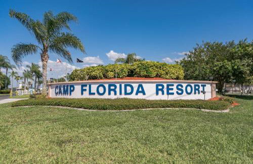 Lake Placid Home Boat Parking and Clubhouse Access by RedAwning - Foto 14