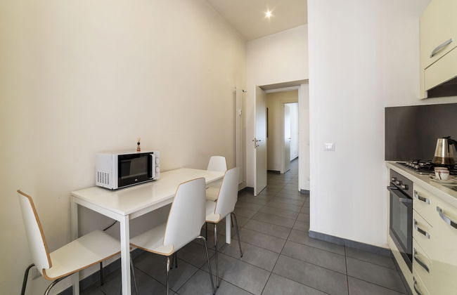 Porta Pia & Villa Torlonia Apartment with Balcony - Foto 11