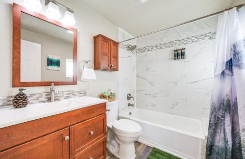 Family-Friendly Cottage with Playground in Centralia - Photo 14