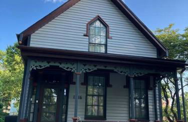 1867 Gothic VanDeventer Home - Foto 36