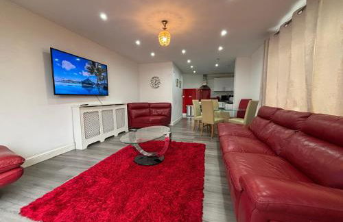 2BR Bungalow with Parking - Sunbeam Haven - Foto 40