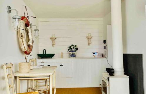 A unique, off-grid Eco Friendly Beach House. - Foto 26