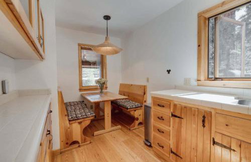 North Lake Hideaway Prime Locale for Outdoor Fun - Foto 25