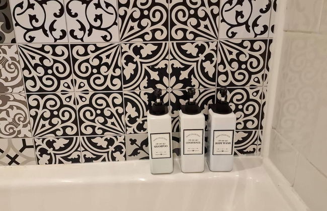 Inviting 3-bed Apartment in Newcastle Upon Tyne - Photo 9