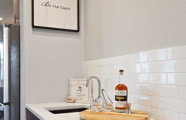 Elegant Oasis - Fireplaces, King Beds, Mtn Views! - Foto 10