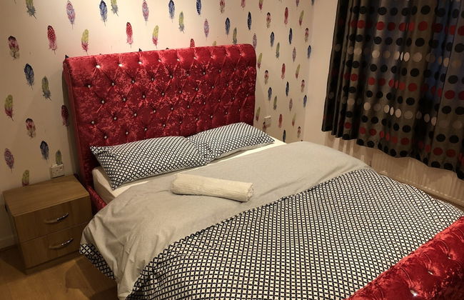 Lovely 3-bed House in Farnham Royal Slough - Foto 3