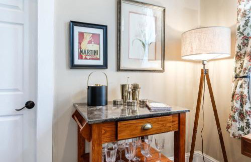 Renovated Historic 4BR House Near Magazine St & Uptown - Photo 41