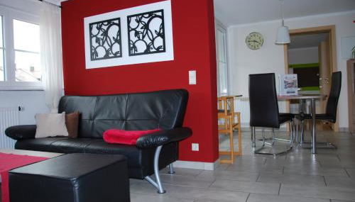 FERIENHOF KATZENMAIER, Bauernhof- und Familienurlaub am BODENSEE, großzügig wohnen, MESSENAH und teils BARRIEREFREI, Spielangebot für drinnen und draußen, Parkplatz am Haus, gute ÖPNV-Anbindung - Foto 3