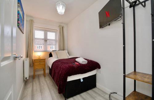 Clothier House - Stylish 3Bed Haven, WiFi & Driveway Parking - Foto 20