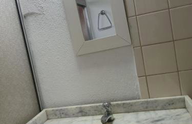 CHALÉ SIMPLES COM WI-FI SPLIT COZINHA COMPLETA SALA QUARTO BANHEIRO A 2 KM DO centro - Foto 21