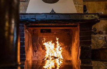 Vintage Stone House Where Calm Lives - Photo 10