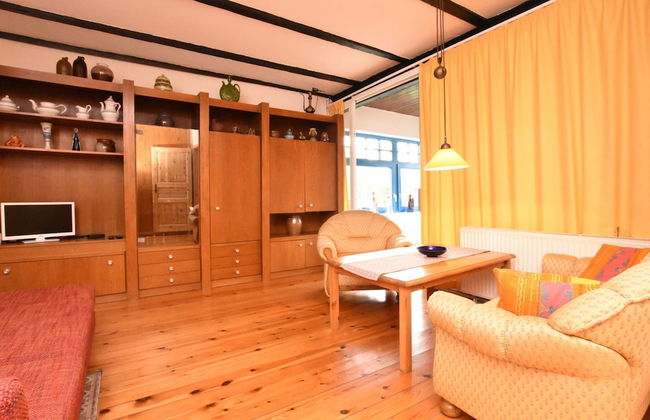 Holiday Home With Terrace in Graal-muritz - Photo 5