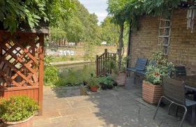 Amazing Location - City of London- 2 Bedroom Stunning Canal View House With Private Garden,Parking & Balcony - Foto 51
