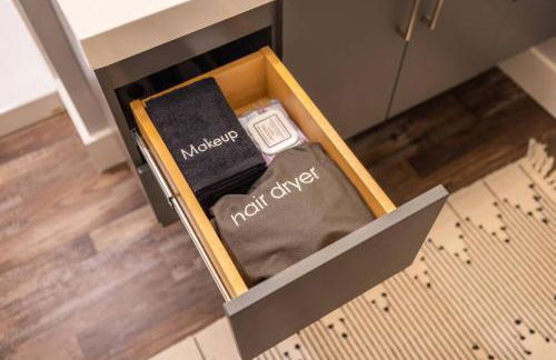 Dreamy Artist Chalet in Secluded Historic Village - Photo 31