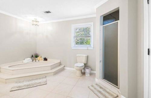 Lovely 5Bed, 3-FullBath ! 5min to free way I-85 - Foto 18