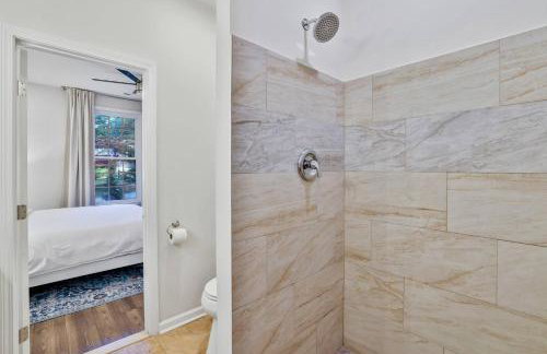 FirepitBBQHot TubKingFull KitchenSmartTVPets - Foto 14